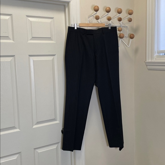 Hugo Boss Charcoal Pinstripe Men's Suit - 36 - Picture 13 of 16